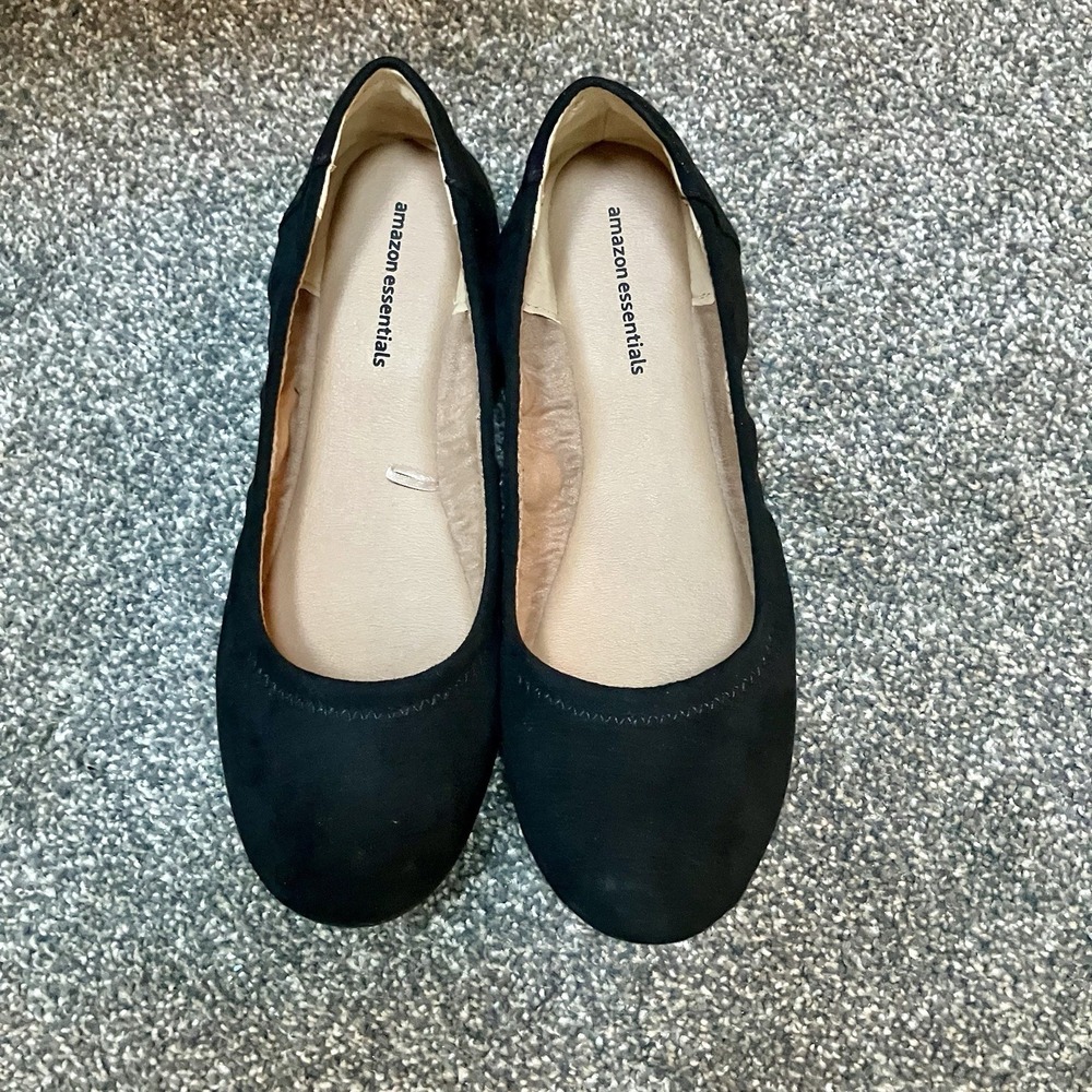 NEW Amazon Essentials Size 6.5 Women's Black Faux Suede Ballet Flats Shoes
